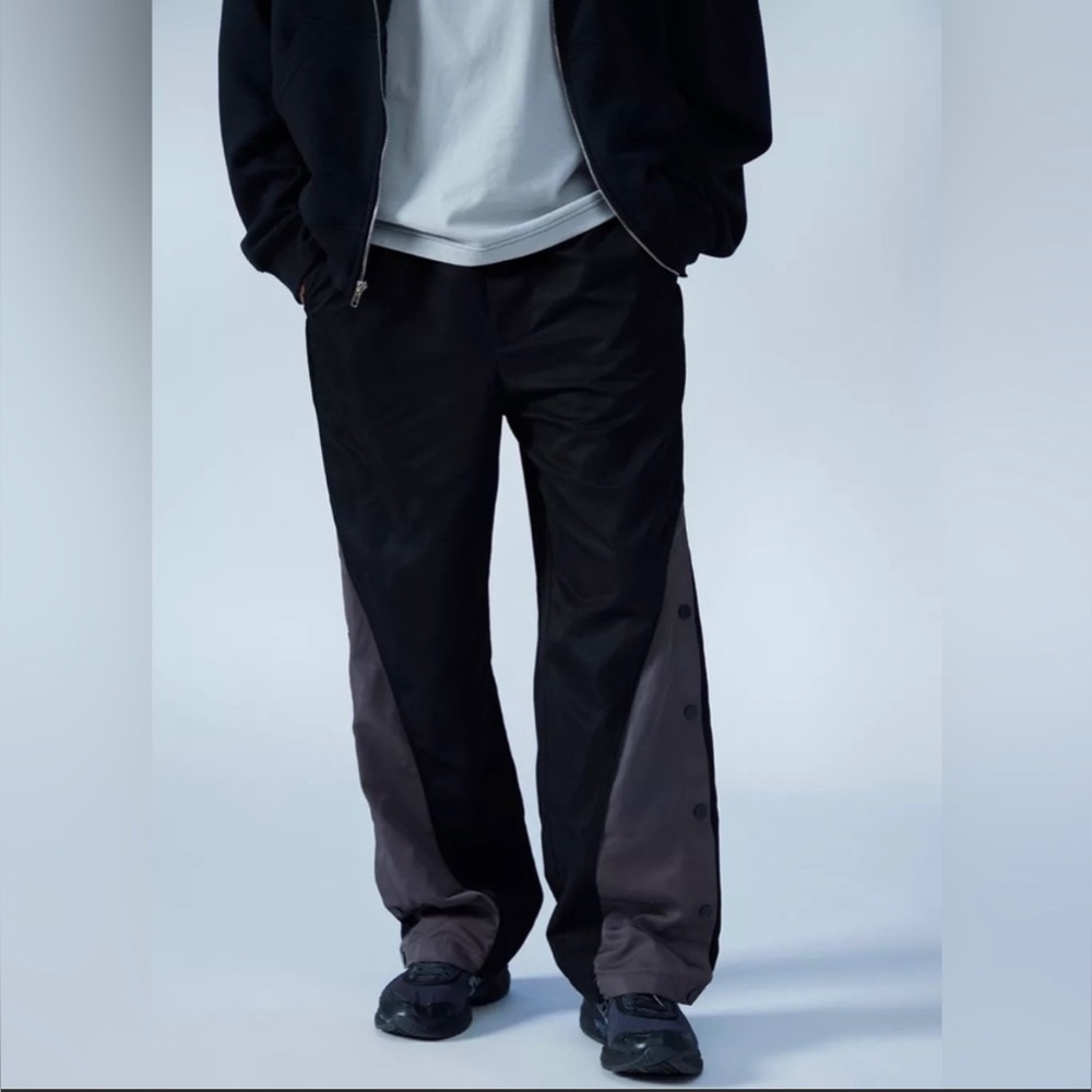 UO trackpants